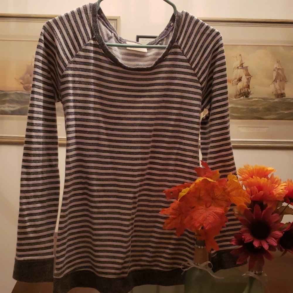 Clearance 5/$10  Bobbie Brooks Med. Sweater